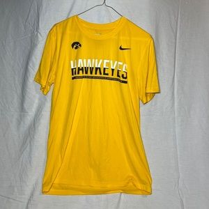 Iowa Hawkeyes T-Shirt (Size M)